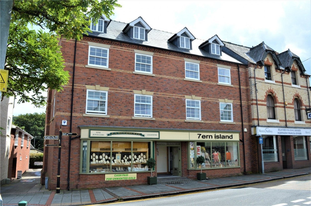 Flat Shortbridge Street in Newtown