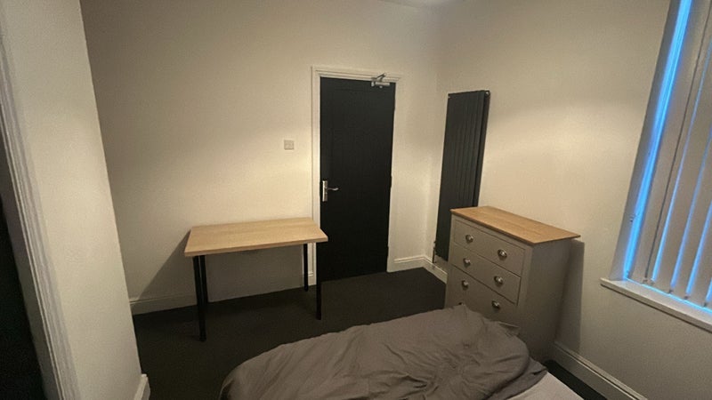 Room Grange Road in Sandwell
