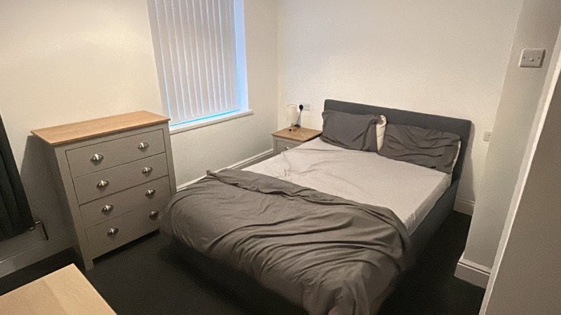 Room Grange Road in Sandwell