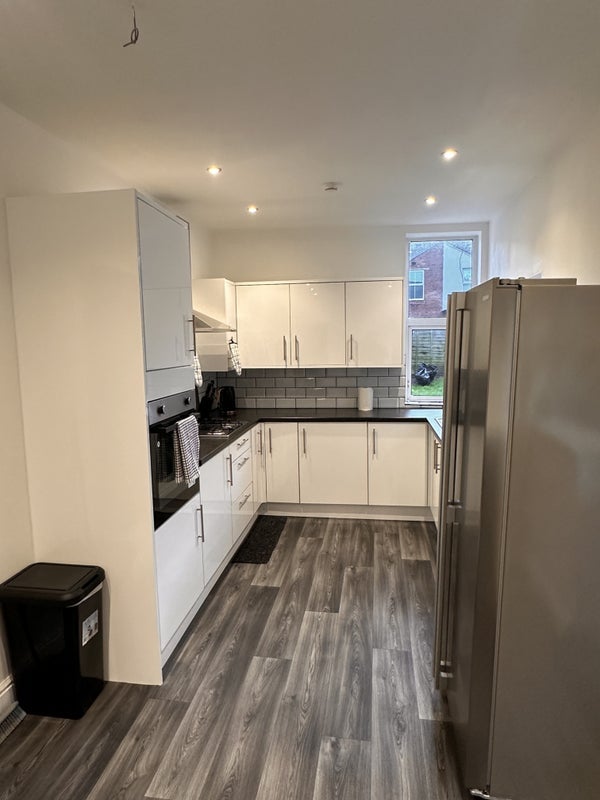Room Grange Road in Sandwell