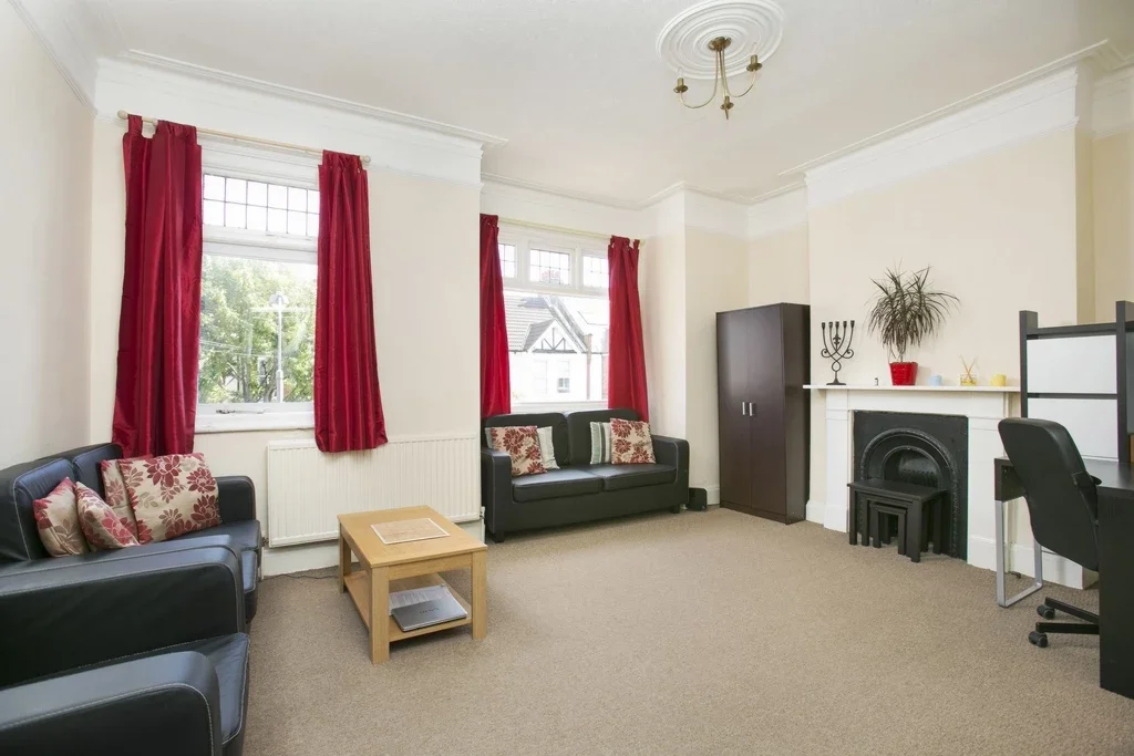 Flat Glenroy Street in Greater London