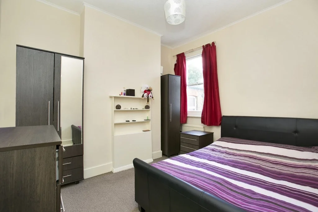 Flat Glenroy Street in Greater London