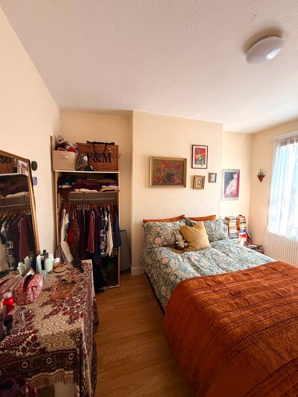 Room Bravington Road in City of Westminster