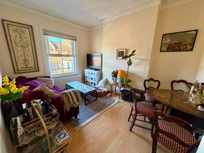 Room Bravington Road in City of Westminster