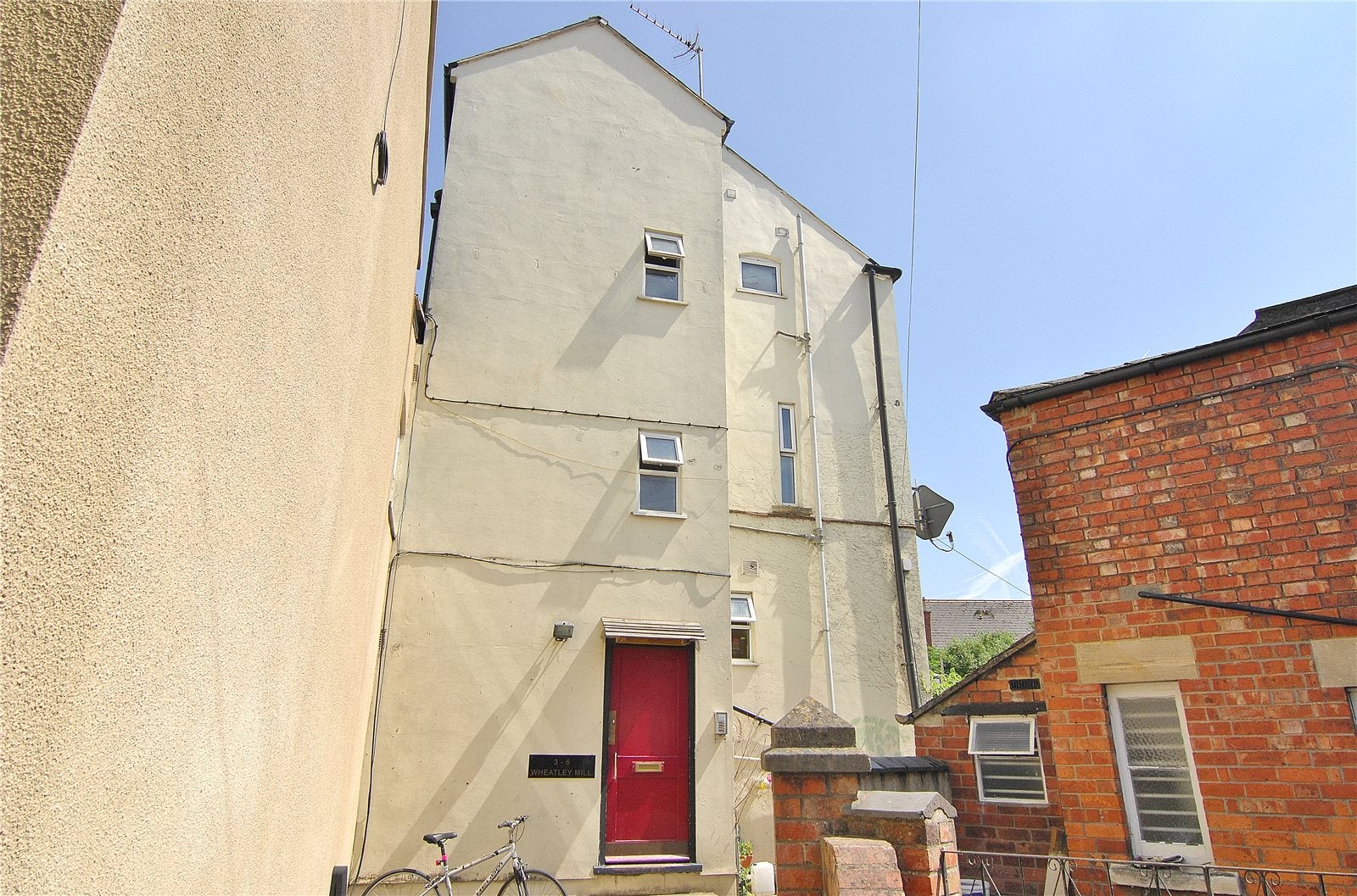 Flat John Street in Stroud