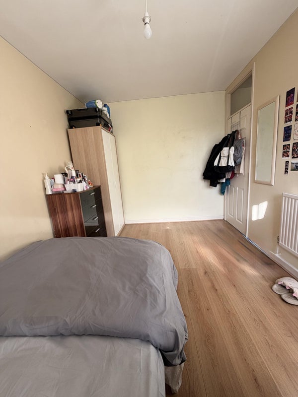 Room Solebay Street in Greater London