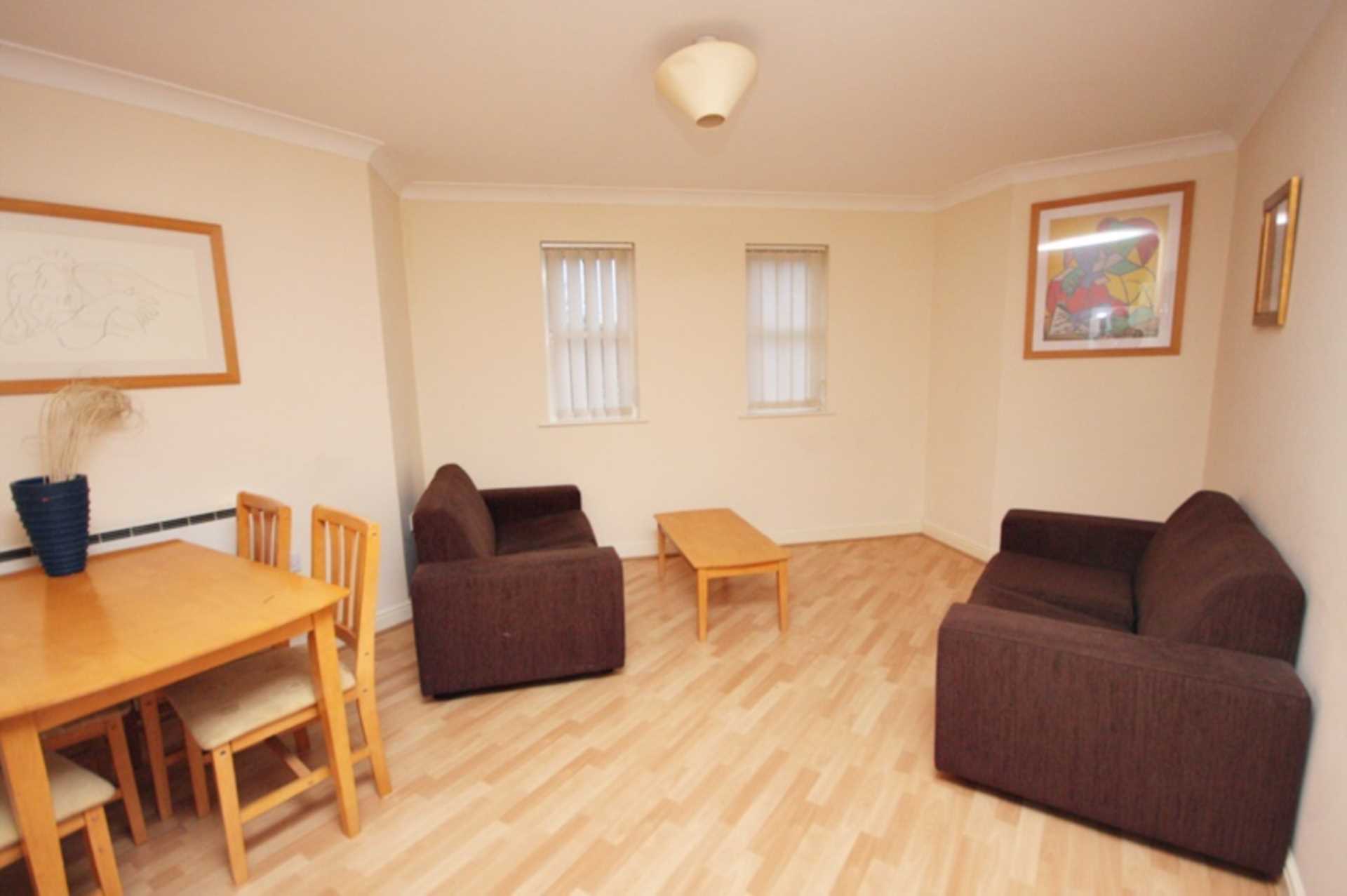 Flat Hadfield Close in Manchester