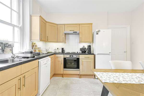 Flat Carlton Hill in City of Westminster