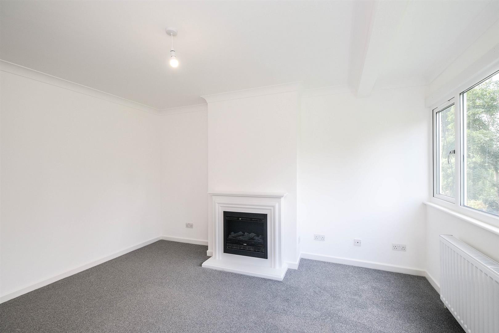 Flat Westview Drive in Greater London