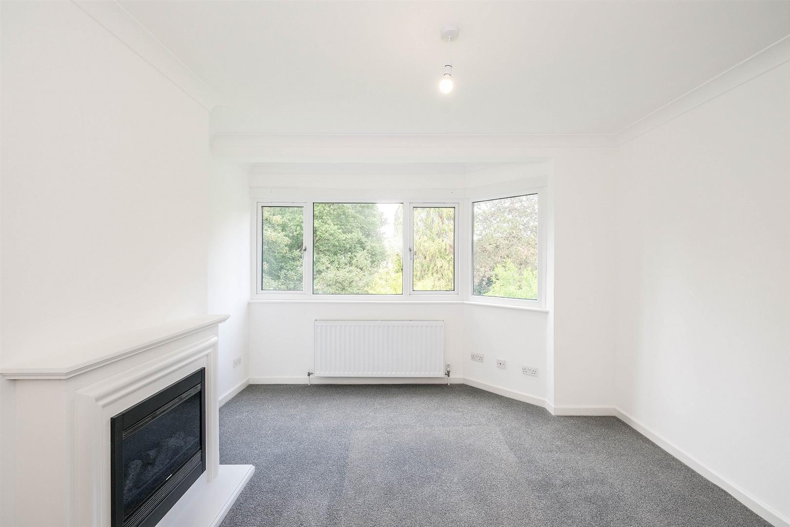 Flat Westview Drive in Greater London