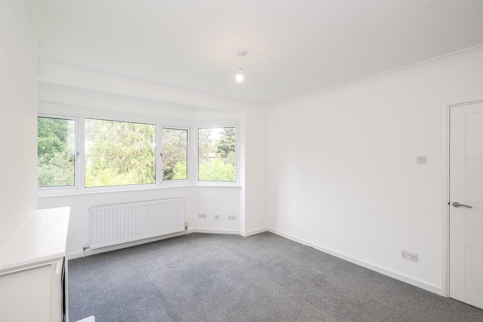 Flat Westview Drive in Greater London