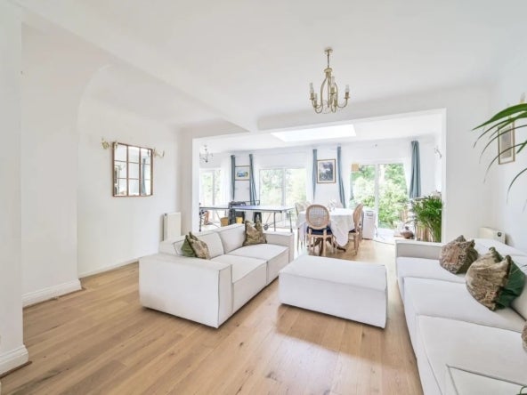 House Uphill Grove in Greater London