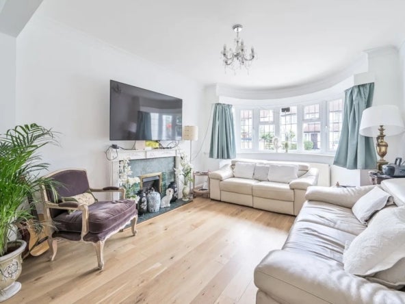 House Uphill Grove in Greater London