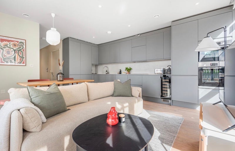 Room Crimscott Street in Greater London