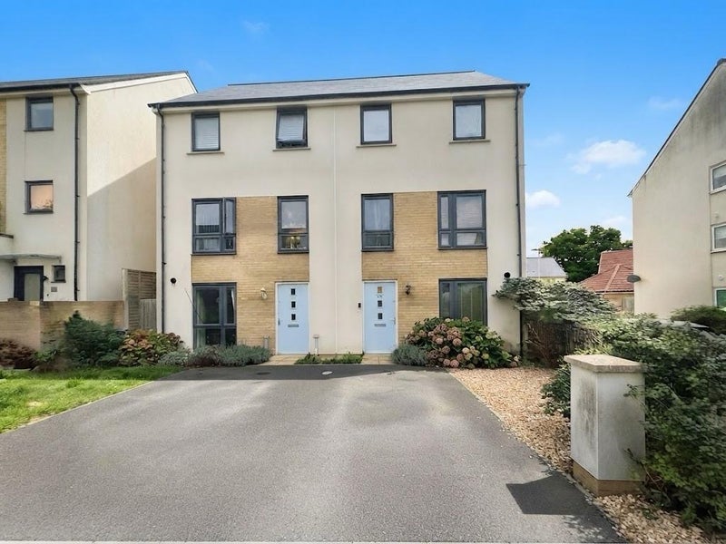 Room Willowherb Road in Bristol