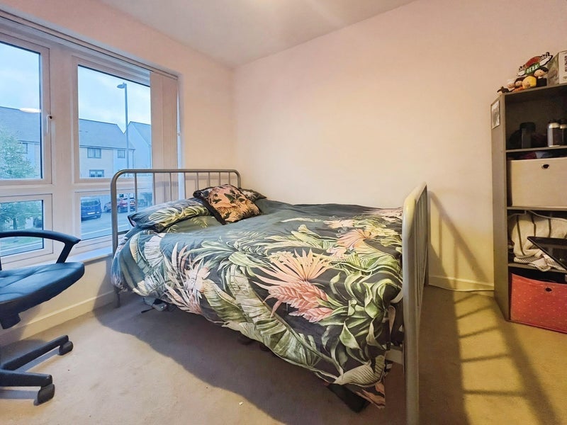 Room Willowherb Road in Bristol
