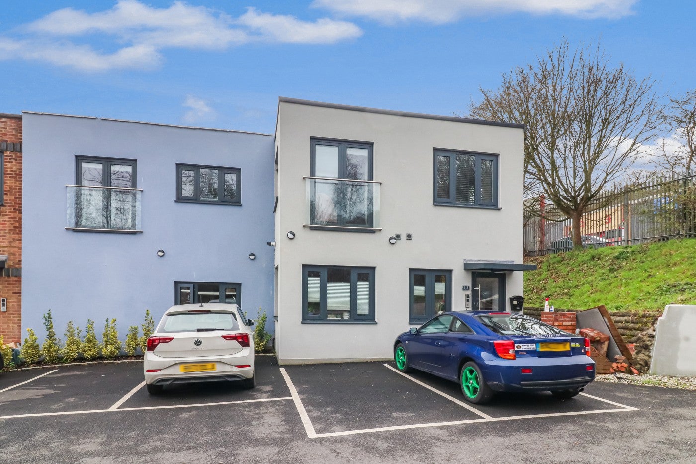 Flat Treadaway Tech Centre in Loudwater