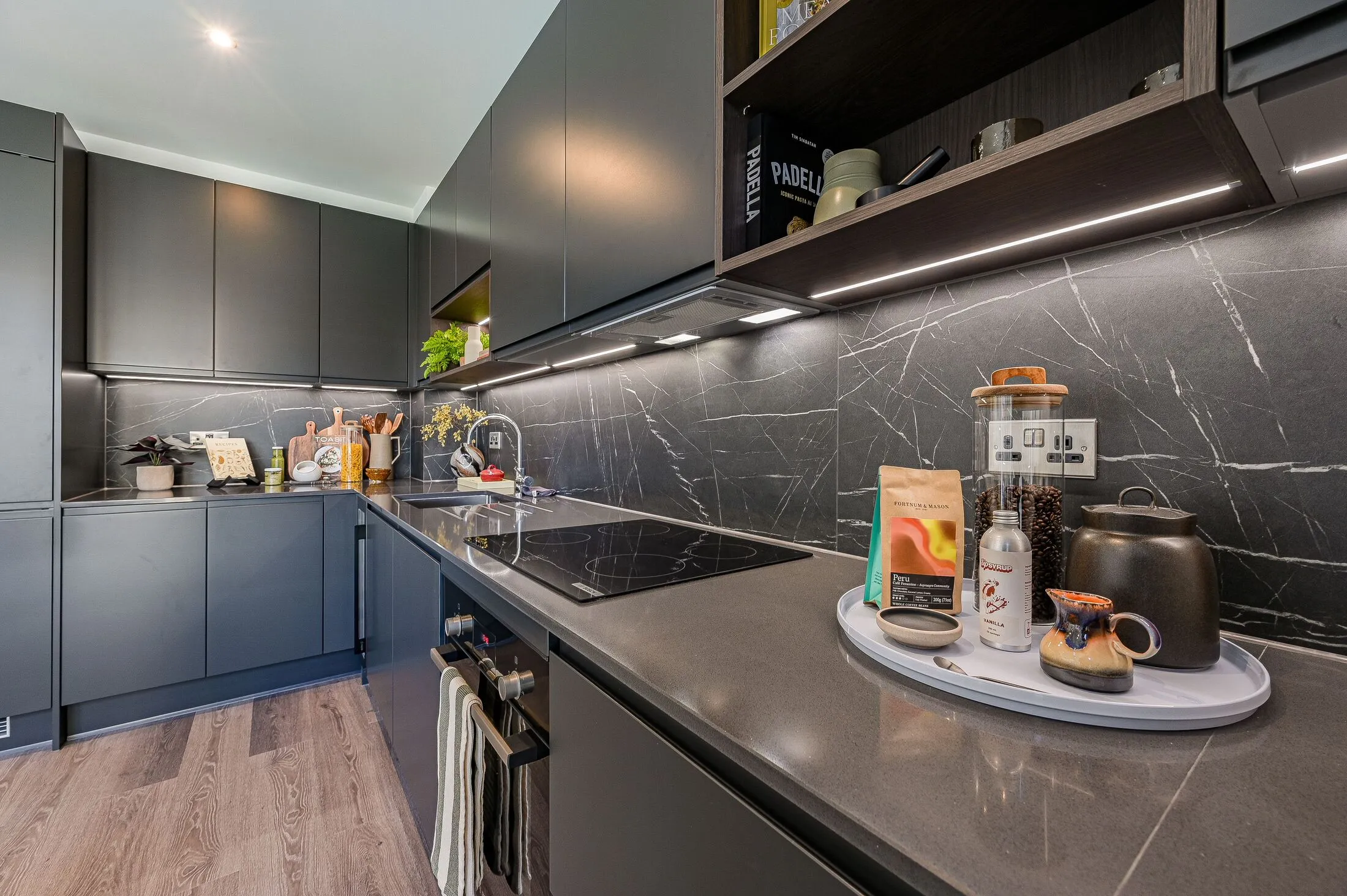 Flat Bowater Place in Greater London
