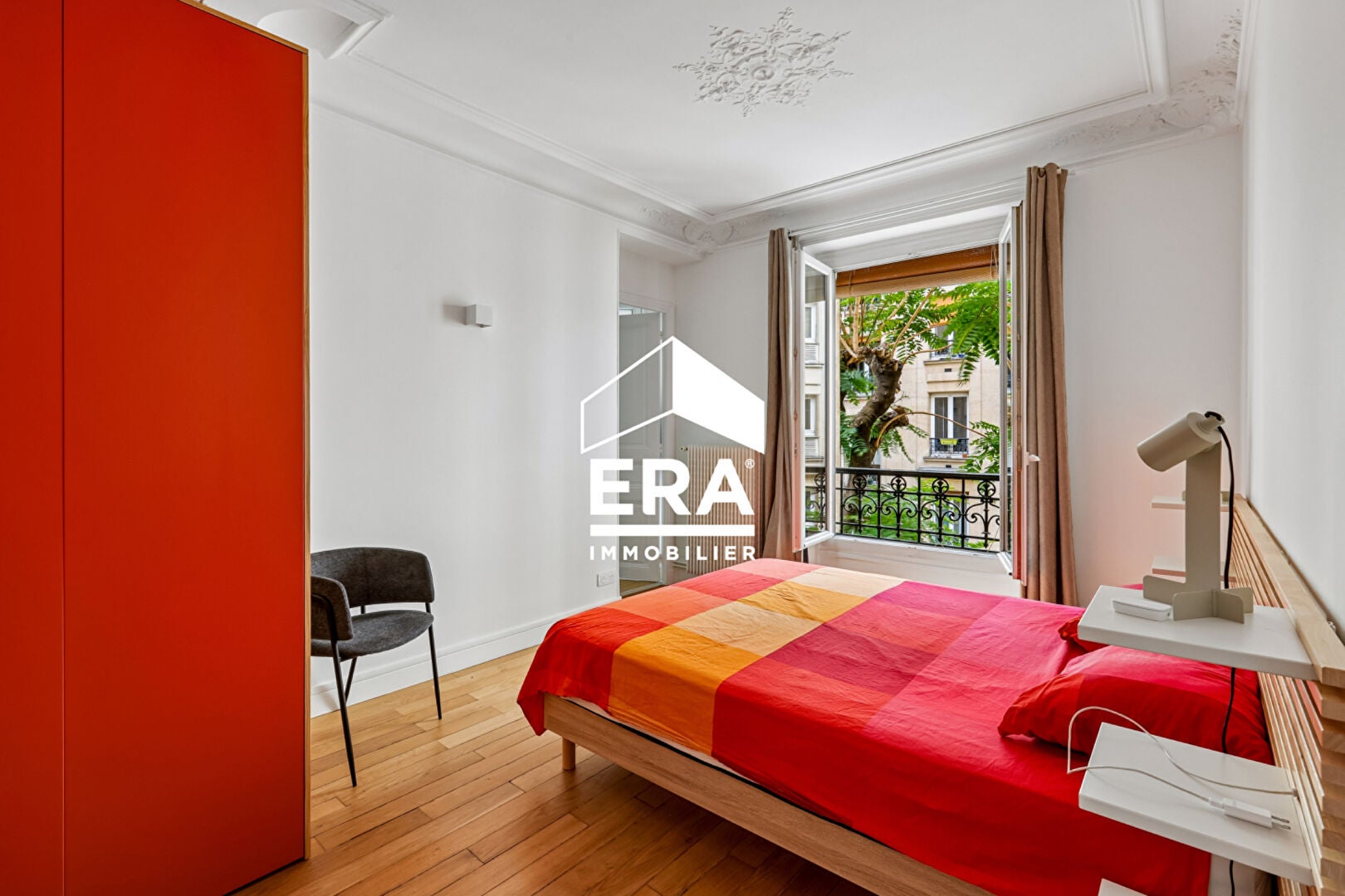 Flat Rue Brochant in Paris