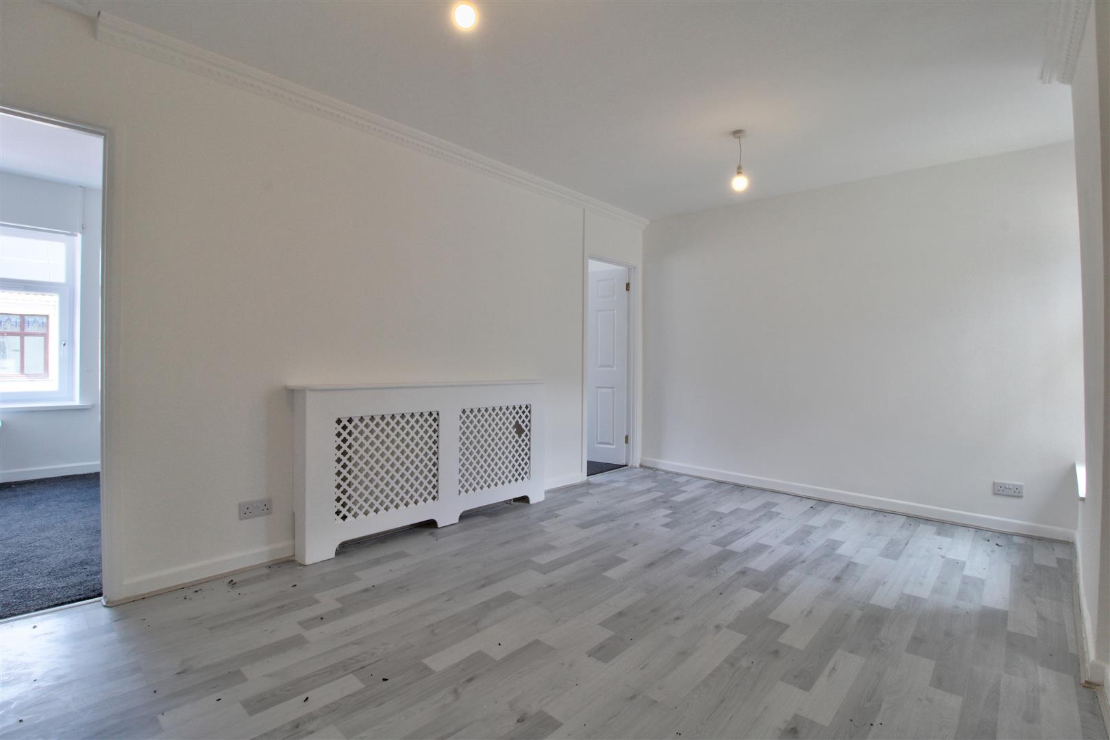 Flat Penrhiwceiber Road in Miskin
