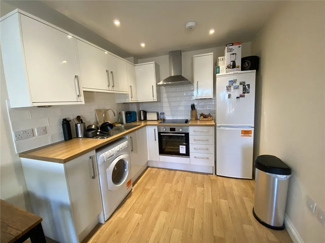 Flat Charlton Street in Bristol