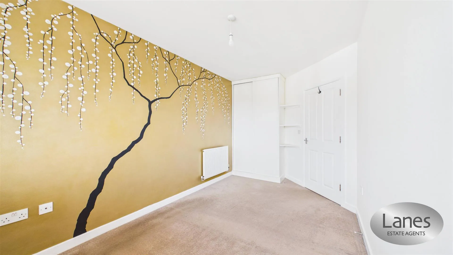Flat Lambton Avenue in Waltham Cross
