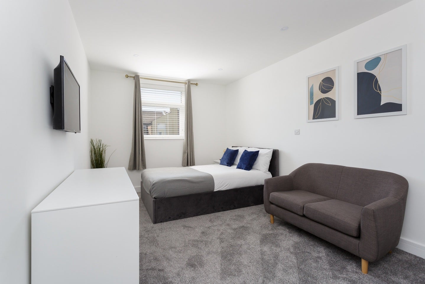 Room Vernon Road in Portsmouth