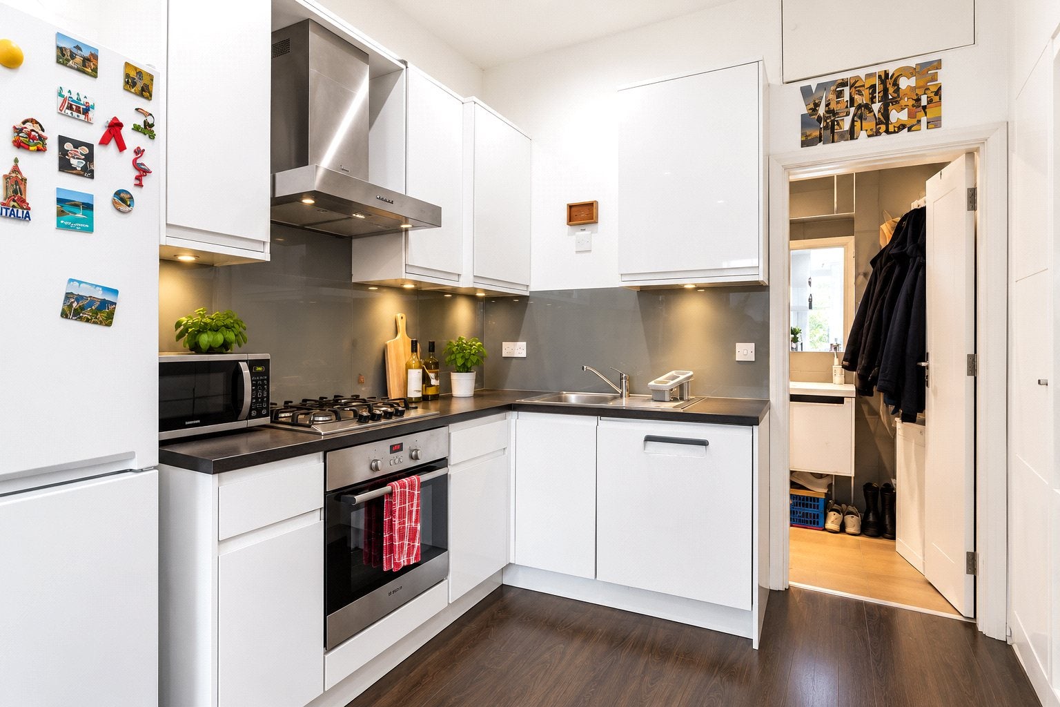 Flat Upper Richmond Road in Greater London
