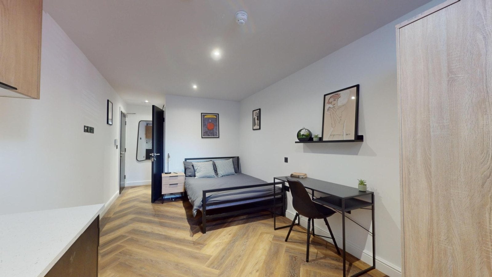 Room Thurloe Street in Manchester