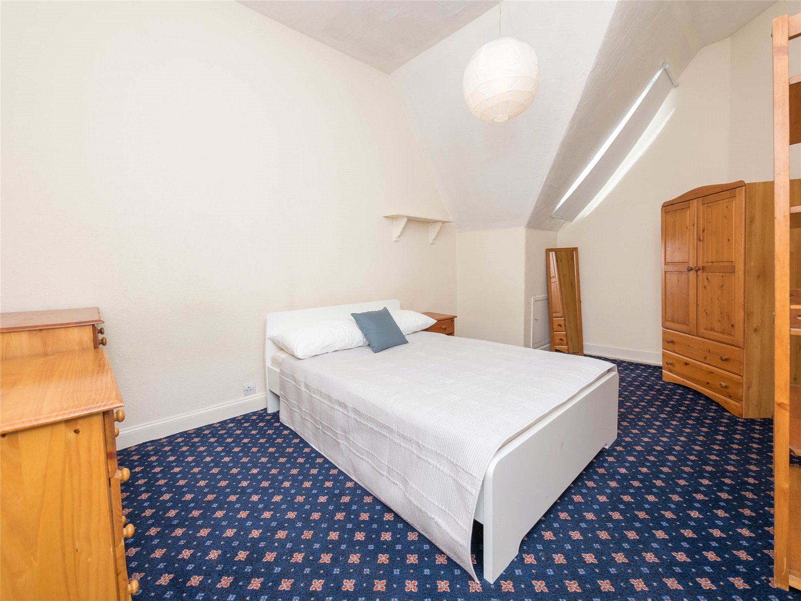 Flat Ardmillan Terrace in City of Edinburgh