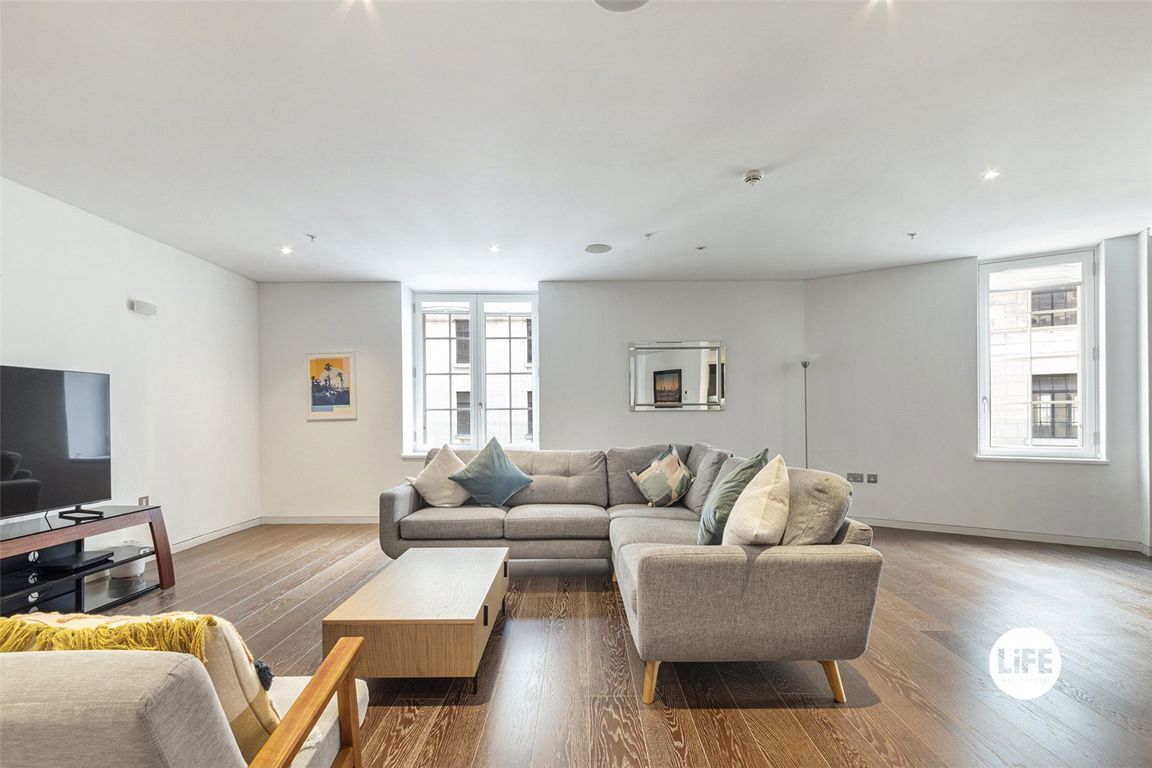 Flat Aldwych in City of Westminster