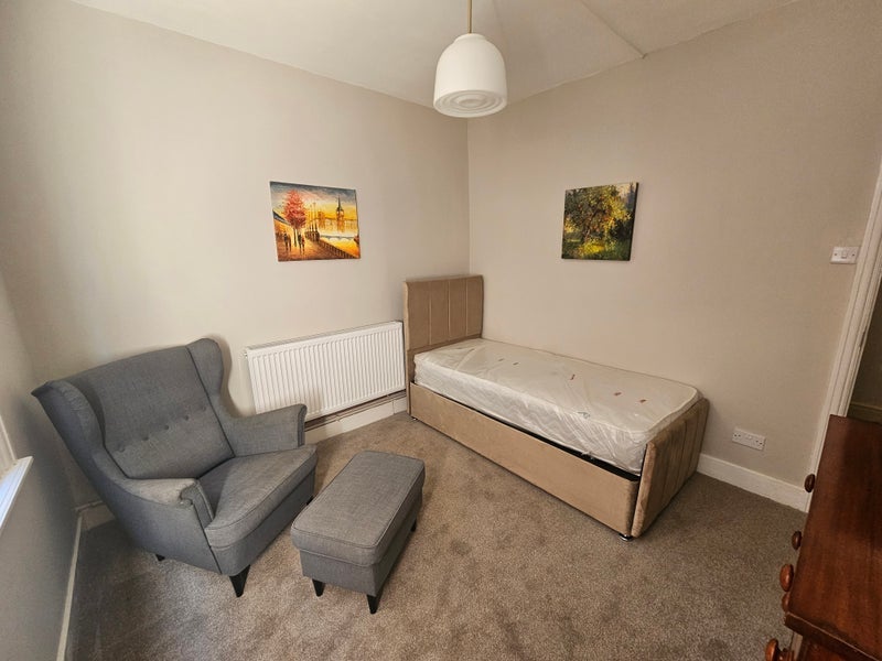 Room Berkhamsted Avenue in Greater London