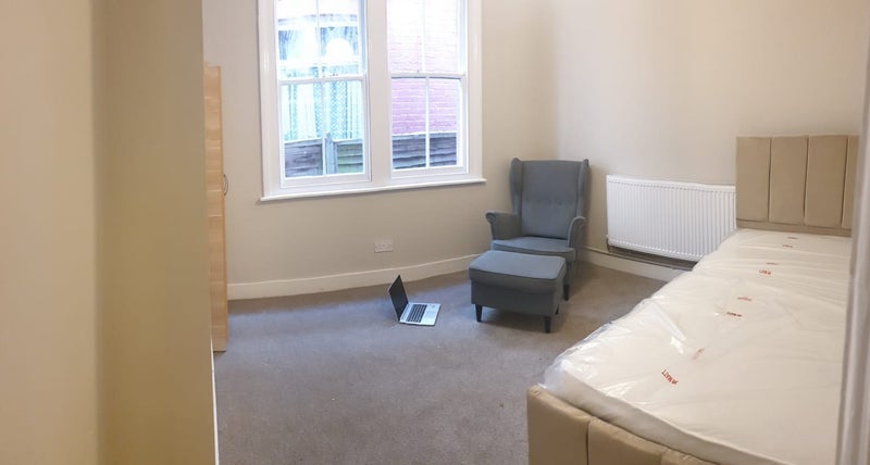 Room Berkhamsted Avenue in Greater London