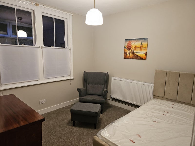 Room Berkhamsted Avenue in Greater London