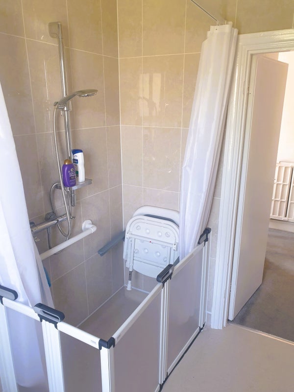 Room Berkhamsted Avenue in Greater London
