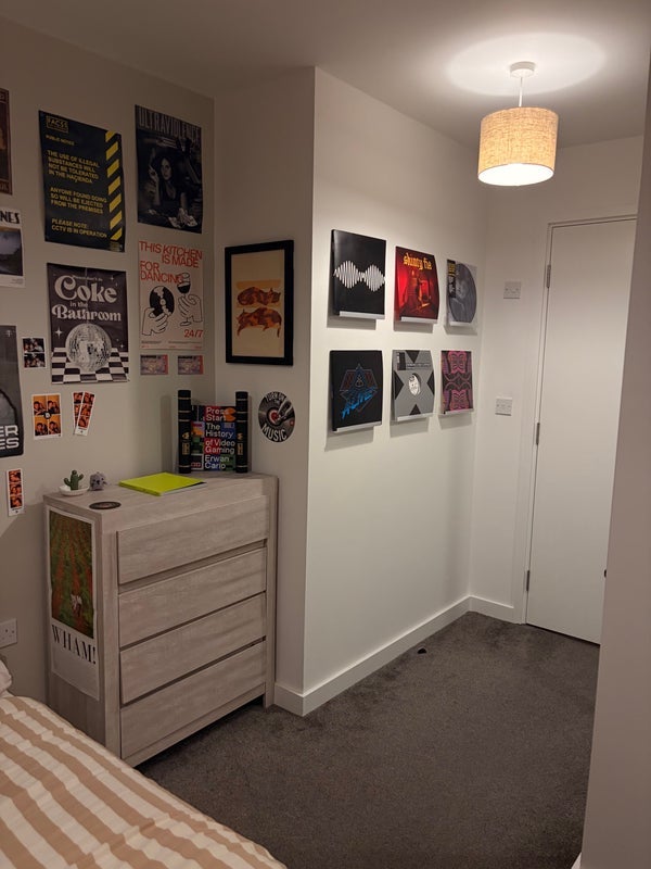 Room Heyrod Street in Manchester
