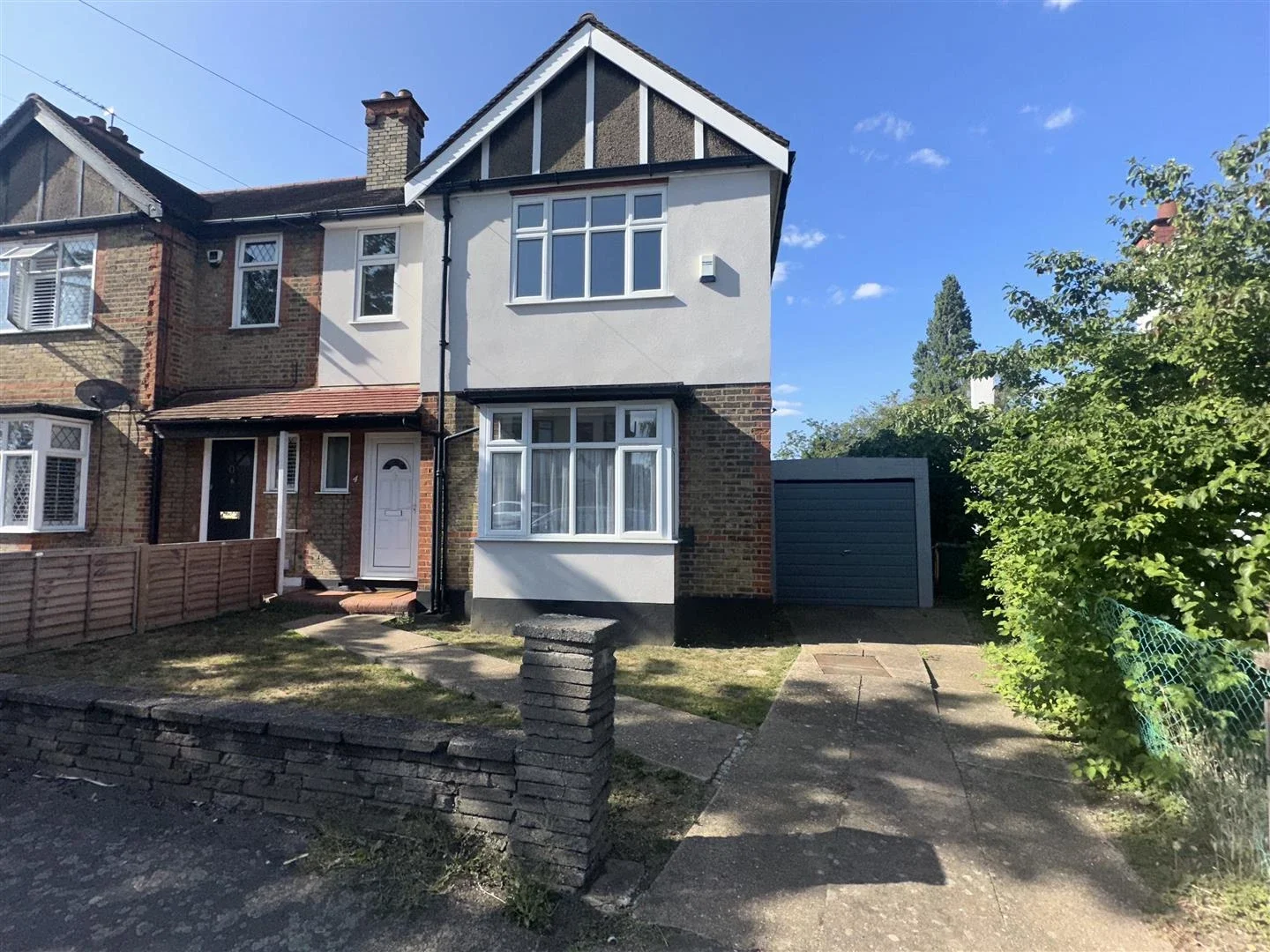 House Mayfield Road in Greater London