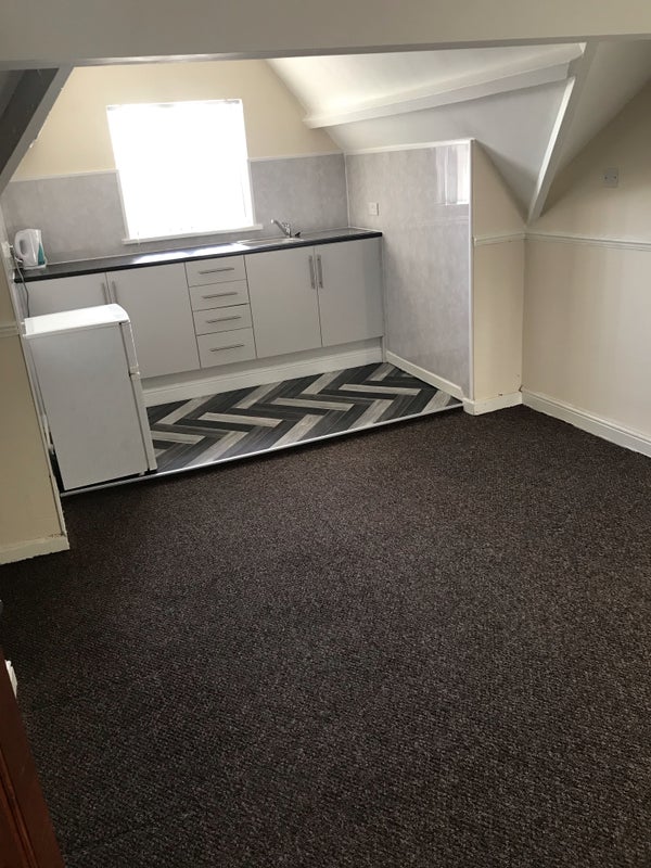 Room Grange Street in Dudley