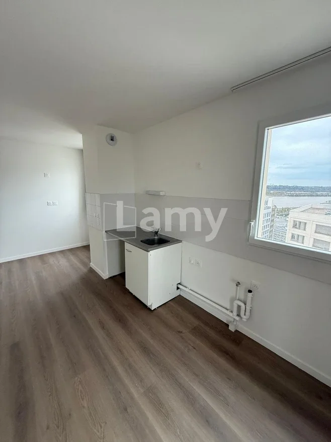 Flat Rue du Jardin de l'Ars in Bordeaux