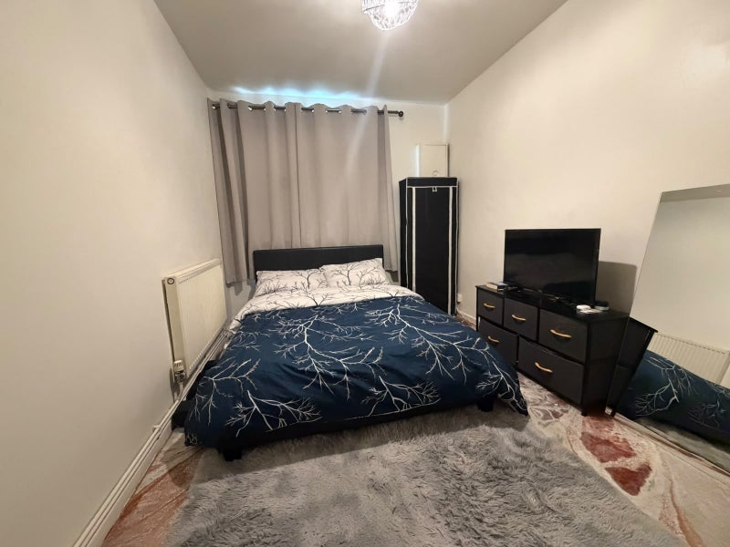 Room Ivermore Place in Greater London