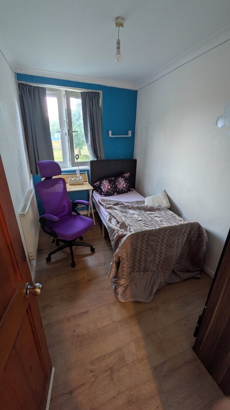 Room Ivermore Place in Greater London