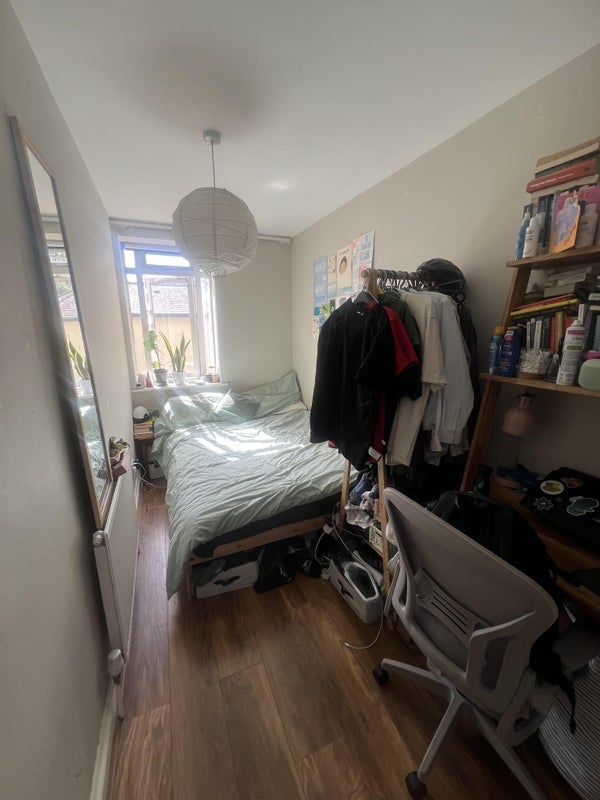 Room Rectory Square in Greater London