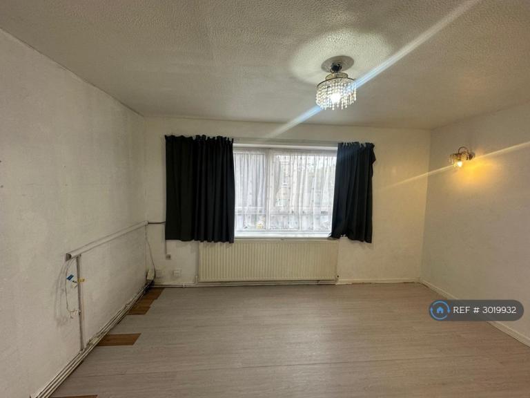 House Dobbin Close in Greater London