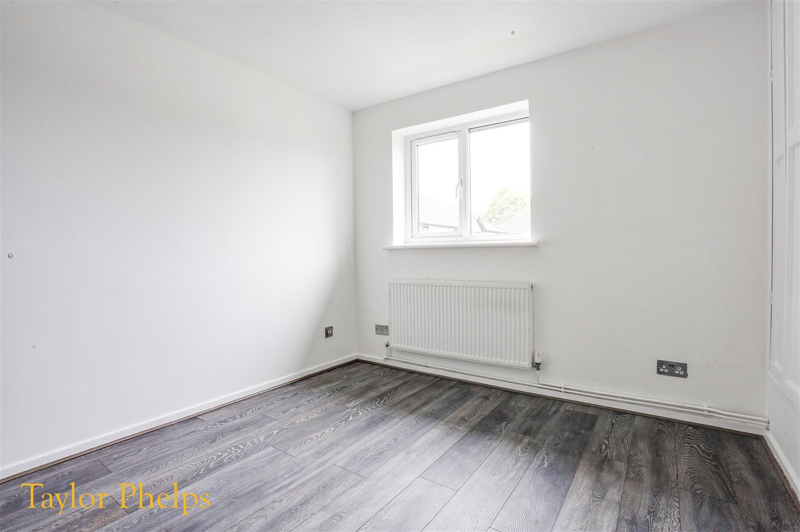 Flat Hollybush Way in Cheshunt