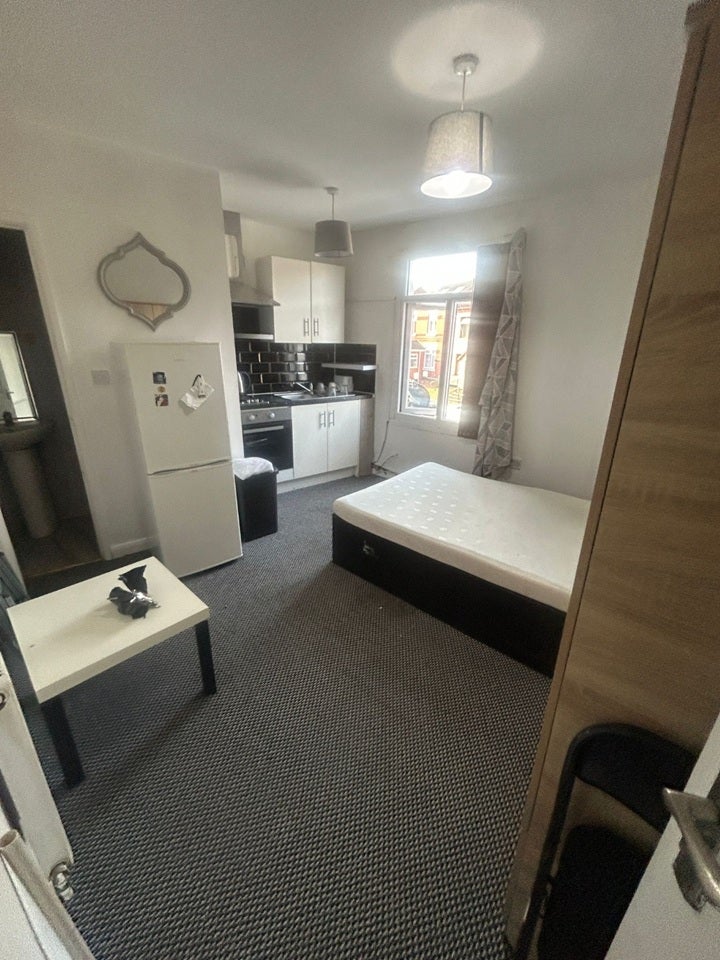 Flat Swan Lane in Coventry