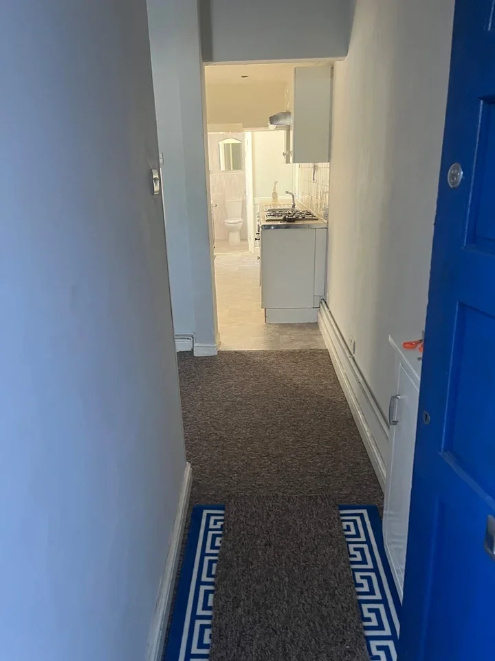 Flat Clarendon Road in Portslade by Sea