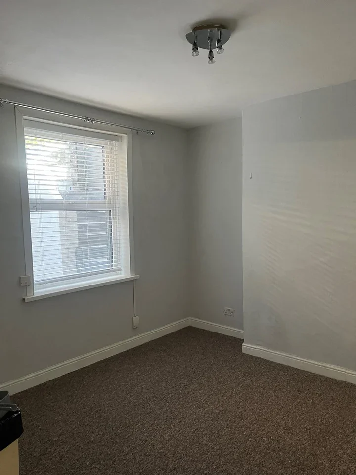 Flat Clarendon Road in Portslade by Sea