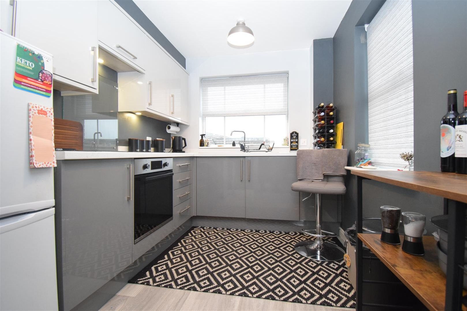 Flat Aston Chase in Wakefield