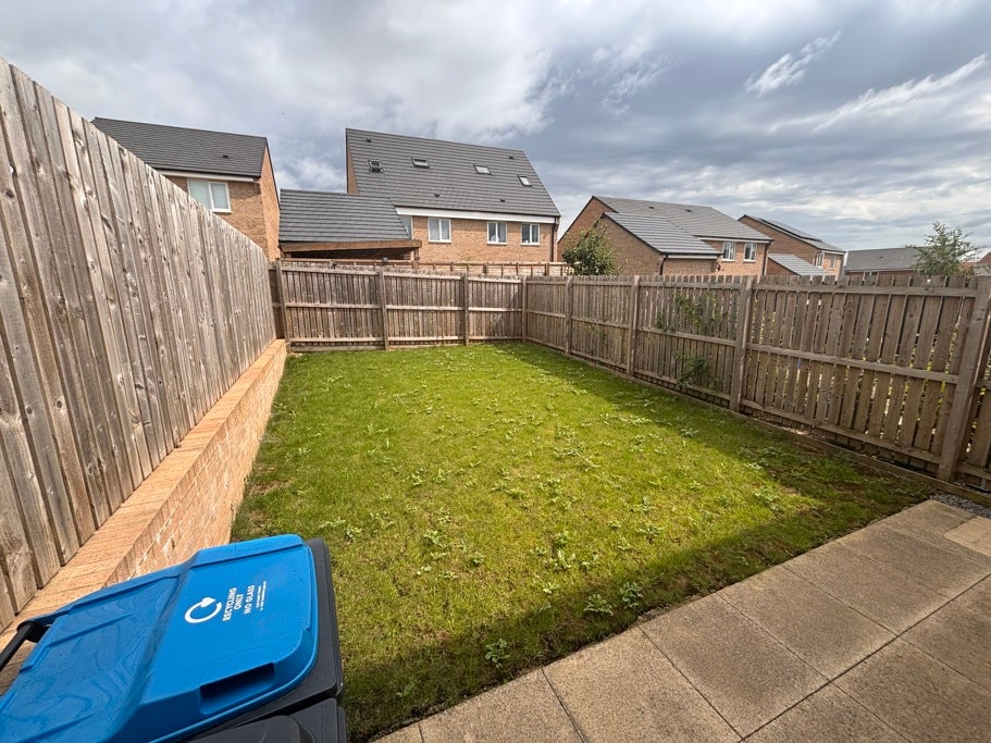 House Carmelite Close in Brompton