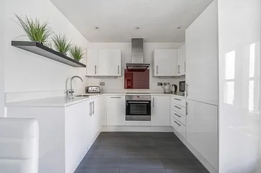 Flat Atherfold Road in Greater London